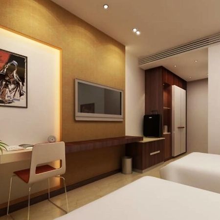 Hotel Vipul Grand Gurgaon Eksteriør billede
