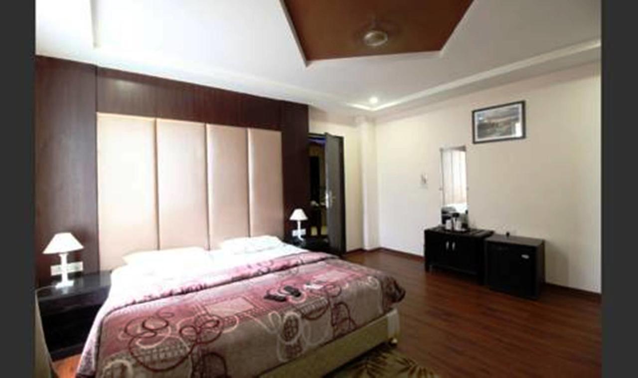 Hotel Vipul Grand Gurgaon Eksteriør billede