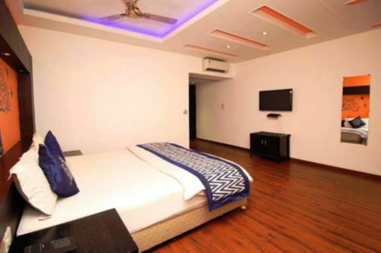 Hotel Vipul Grand Gurgaon Eksteriør billede