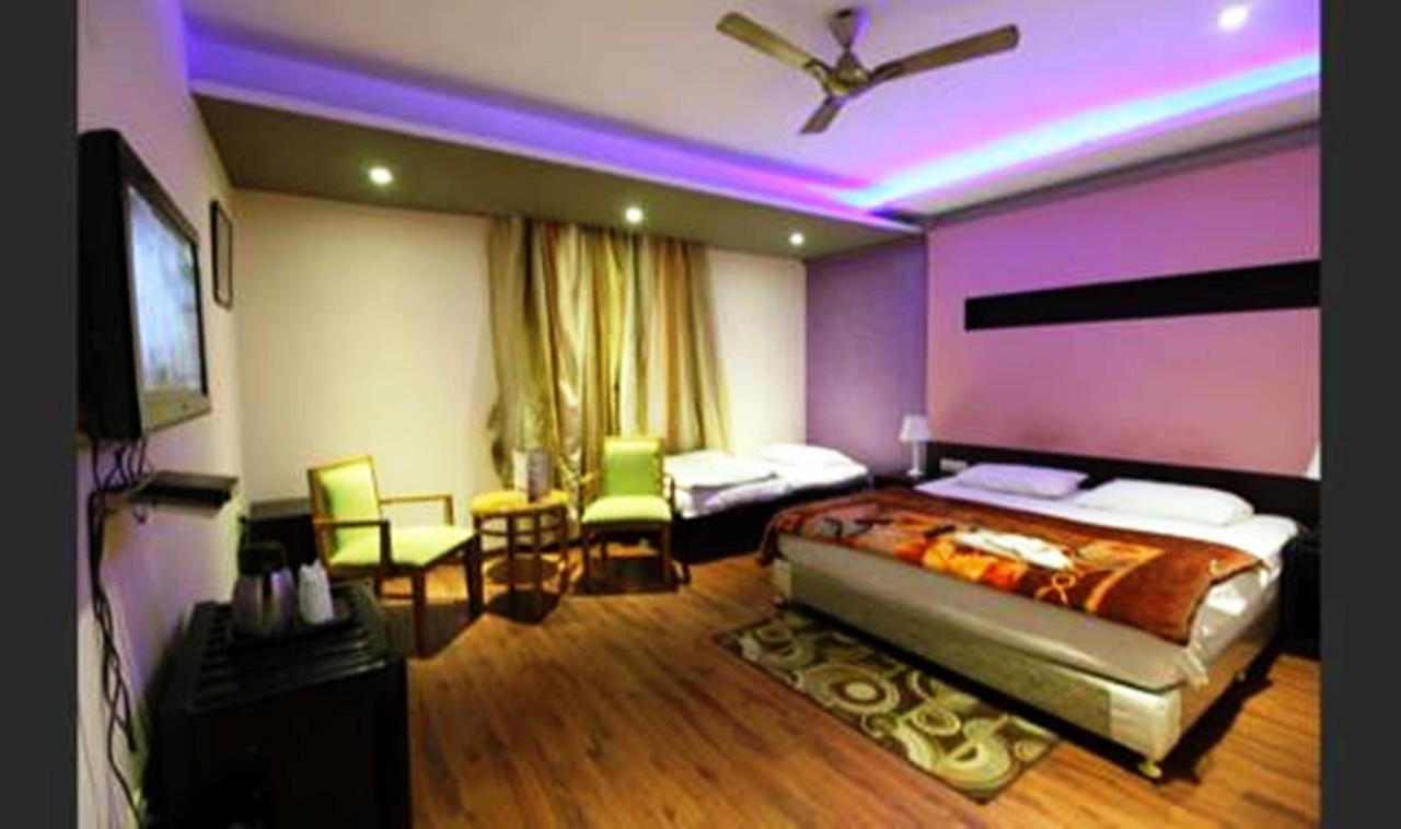 Hotel Vipul Grand Gurgaon Eksteriør billede