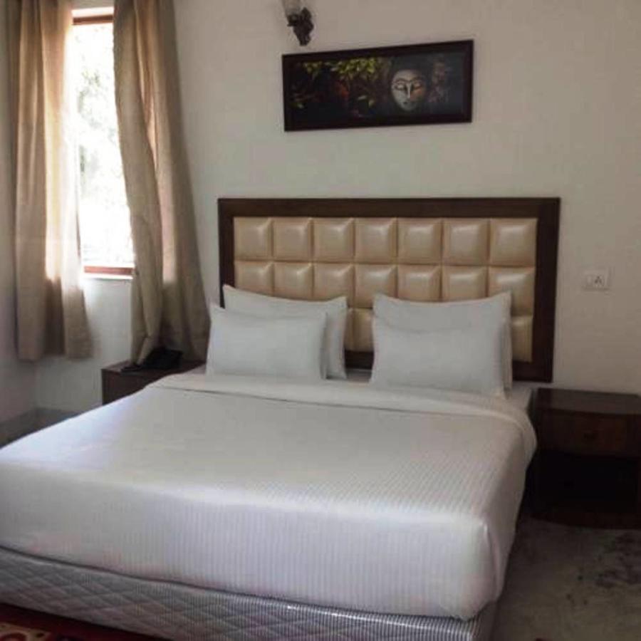 Hotel Vipul Grand Gurgaon Eksteriør billede