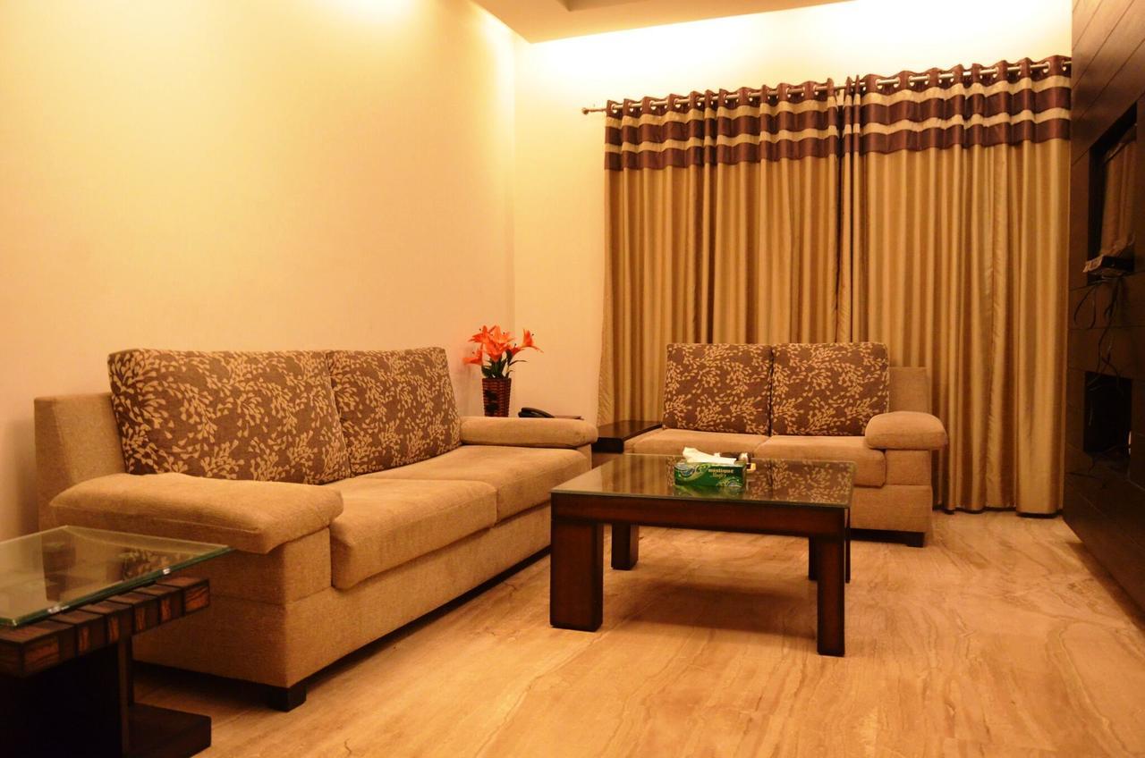 Hotel Vipul Grand Gurgaon Eksteriør billede