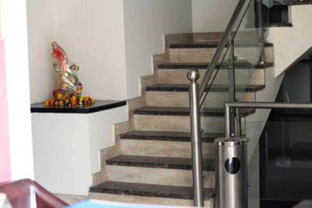 Hotel Vipul Grand Gurgaon Eksteriør billede