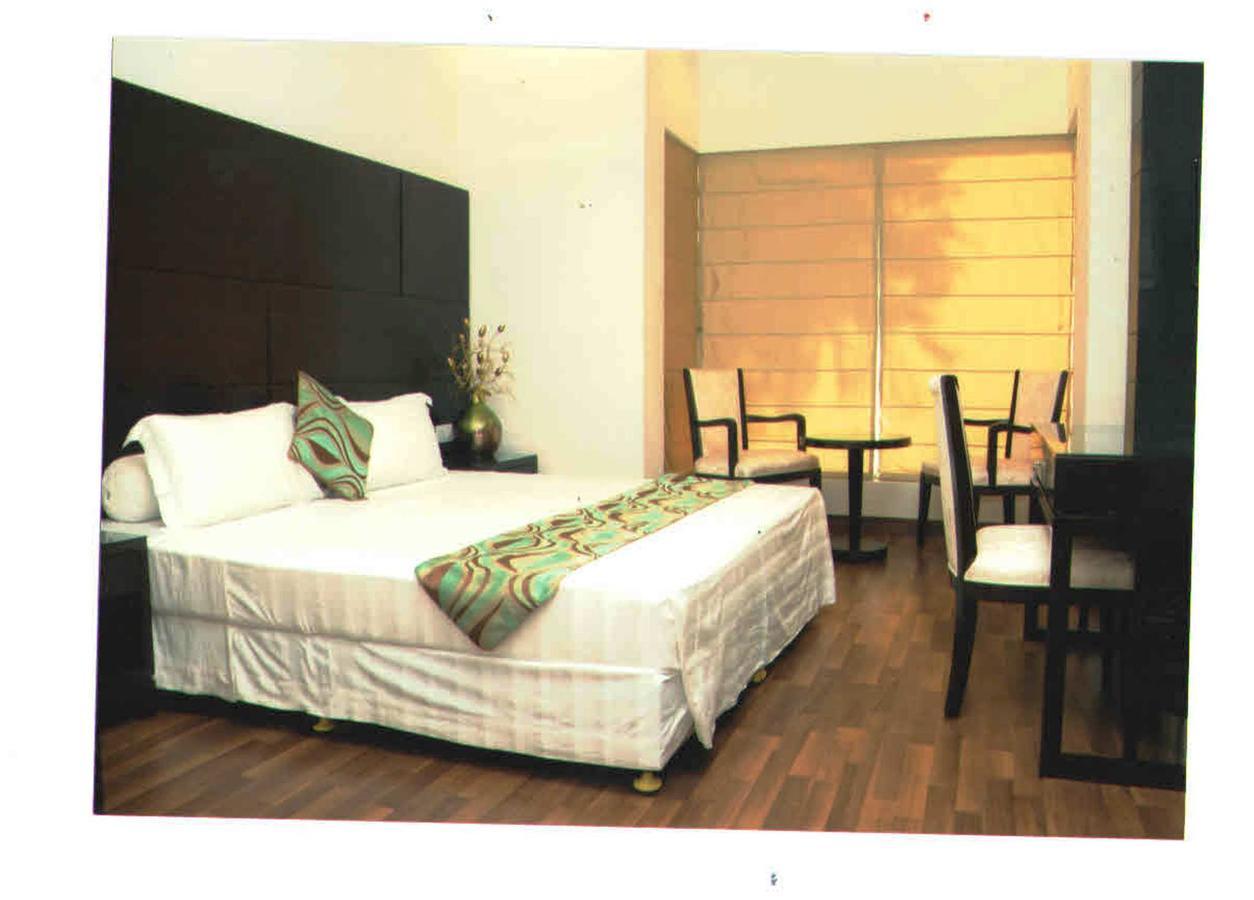 Hotel Vipul Grand Gurgaon Eksteriør billede