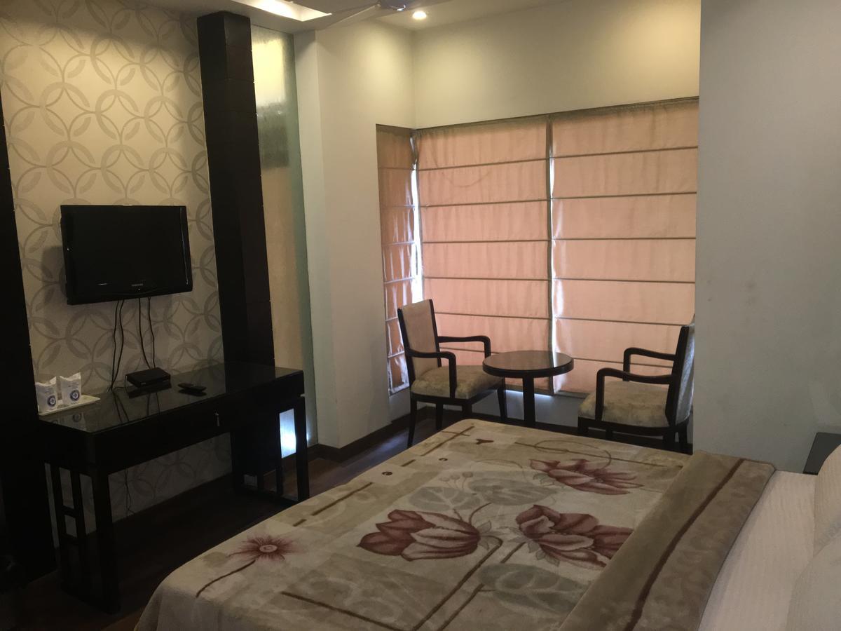Hotel Vipul Grand Gurgaon Eksteriør billede